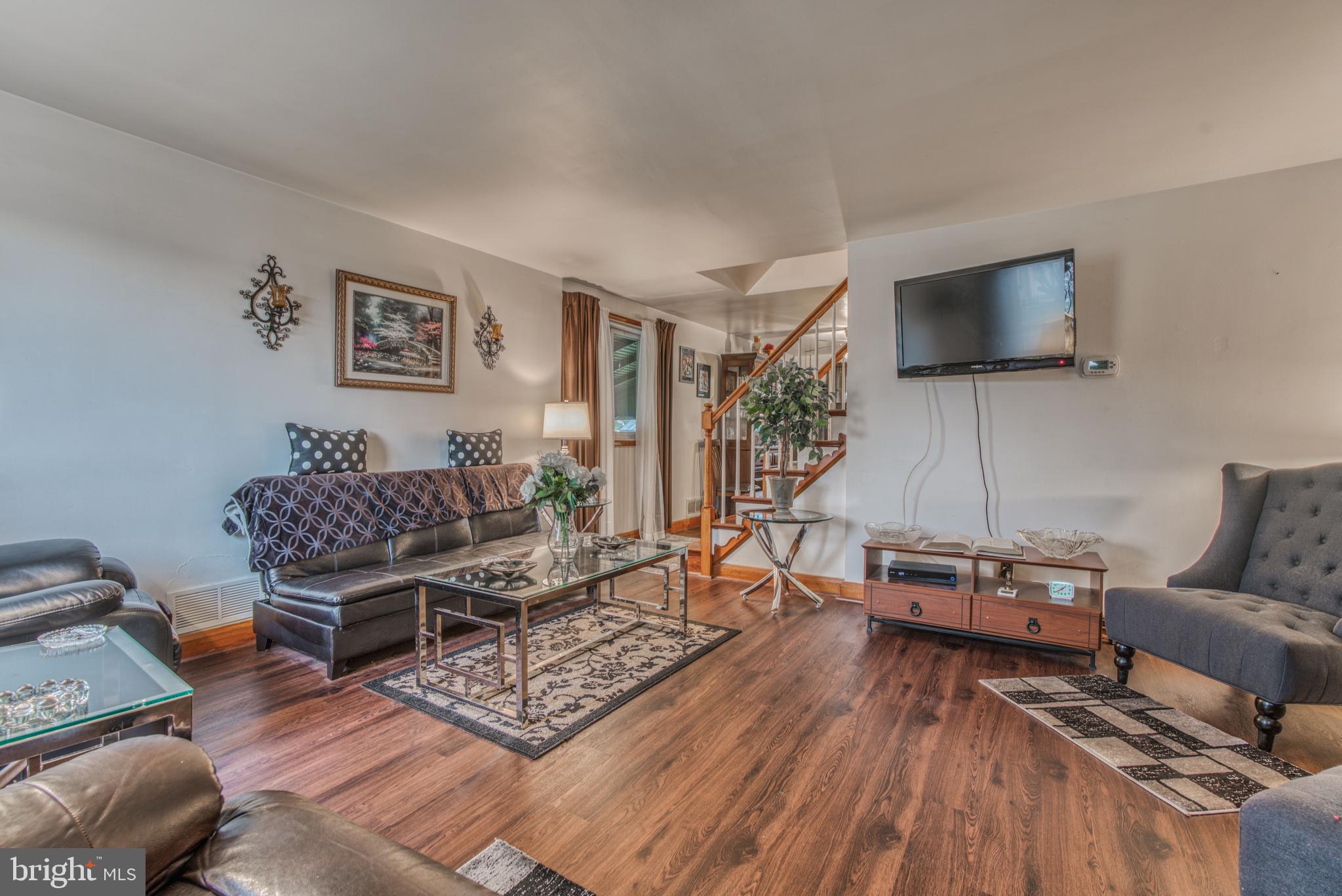 7871 Kentley Road Baltimore, MD 21222 - Photo 4 of 32