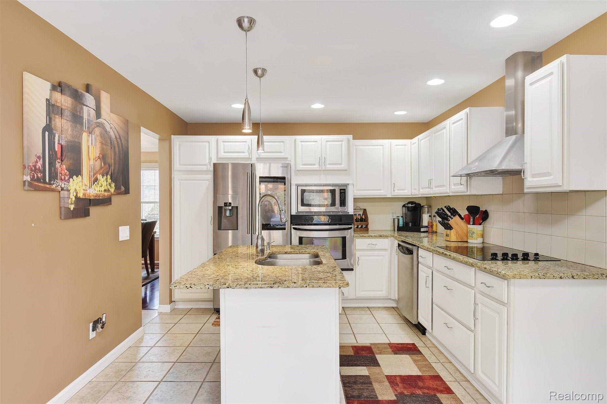 1241 Ridgeview Circle Lake Orion, MI 48362 - Photo 6 of 26 DSC_0543.jpg