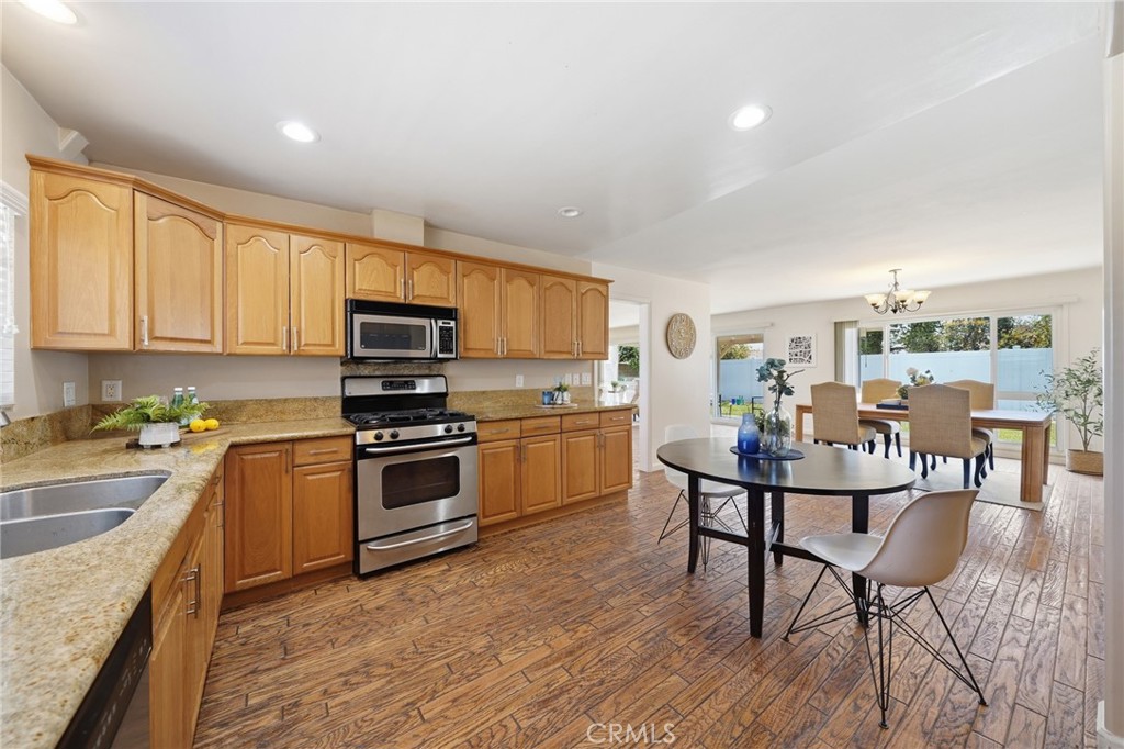 5041 Ridglea Avenue Buena Park, CA 90621 - Photo 23 of 60 KITCHEN