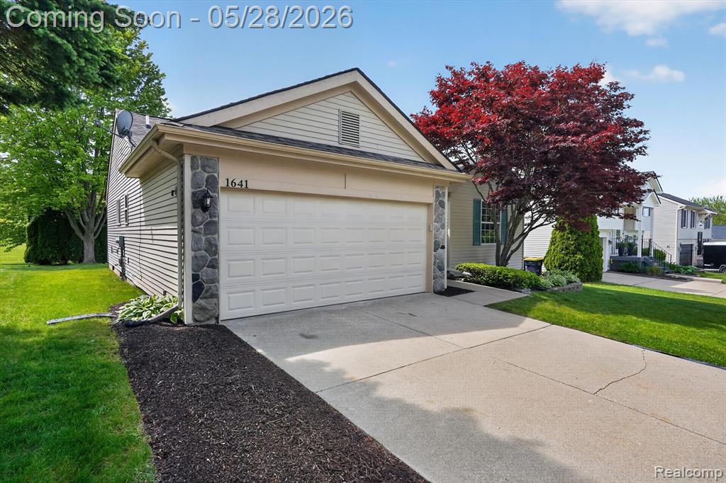1641 Chelsea Circle Howell, MI 48843 - Photo 2 of 36