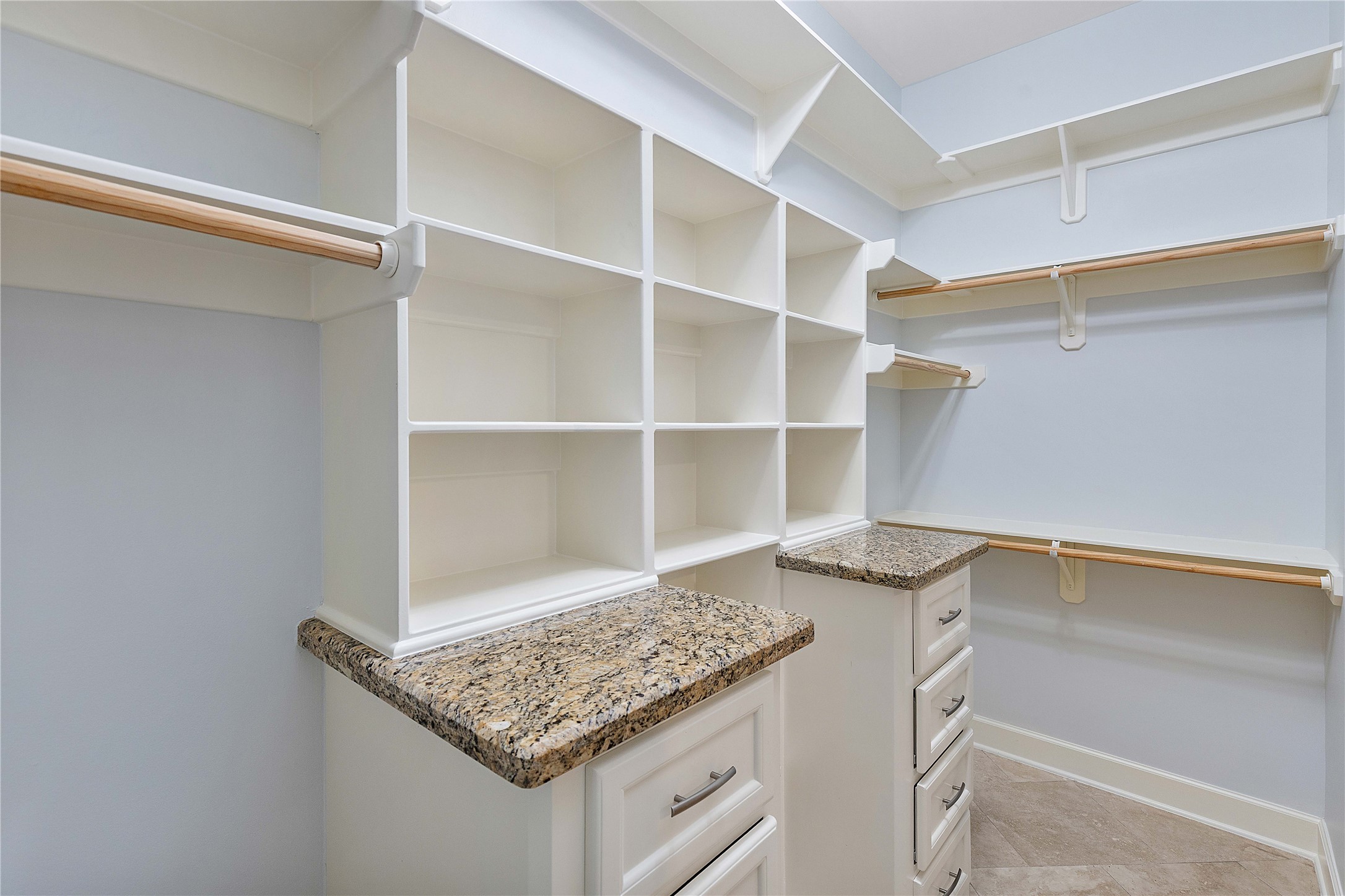 2802 Morrison Street, Unit 106 Houston, TX 77009 - Photo 15 of 35 Primary closet.