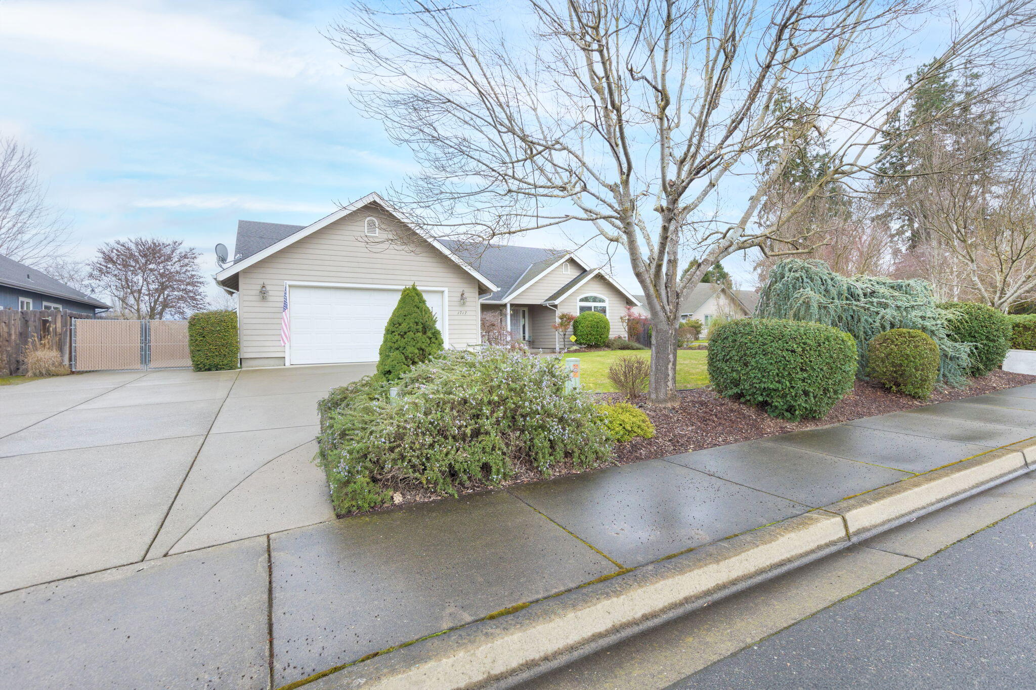 1717 Leonard Road Grants Pass, OR 97527 - Photo 3 of 31 41-web-or-mls-1717-leonard-rd