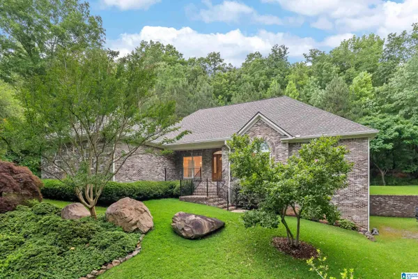$600,000 | 137 Mountain Oaks Drive, Sterrett, AL 35147