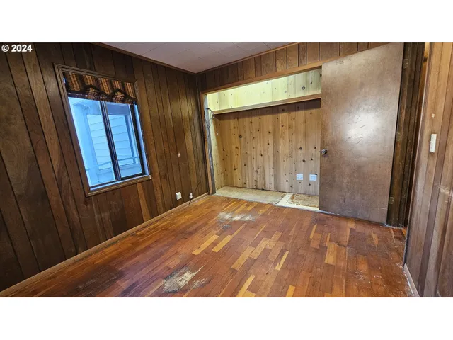 $539,000 | 1176 Southeast 4th Avenue, Mill City, OR 97360