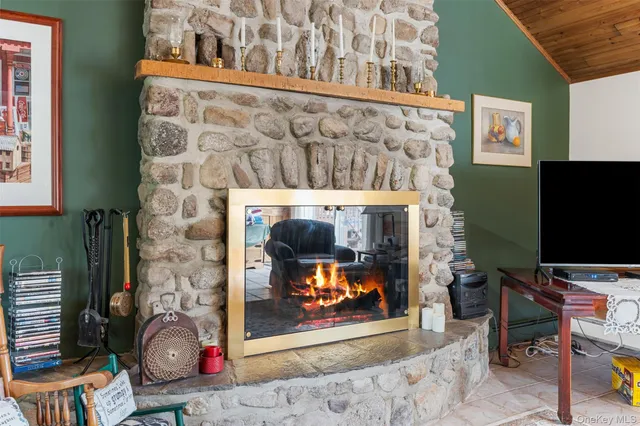 $695,000 | 886 Burlingham Road, Pine Bush, NY 12566