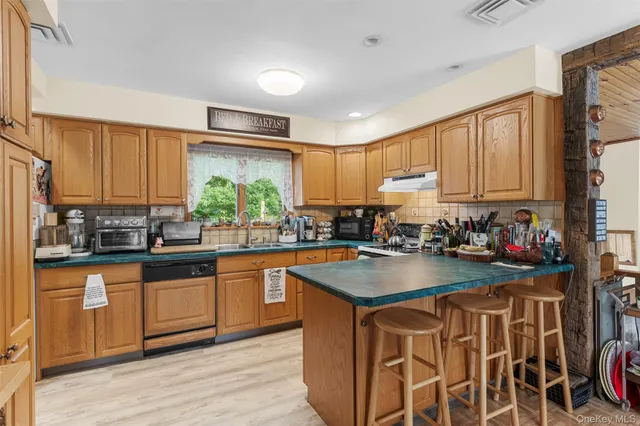 $695,000 | 886 Burlingham Road, Pine Bush, NY 12566