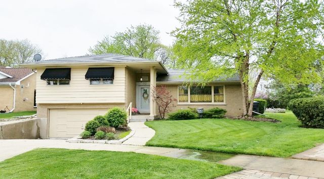812 North Merrill Street Park Ridge, IL 60068 - Photo 30 of 30 a front view of a house with a yard