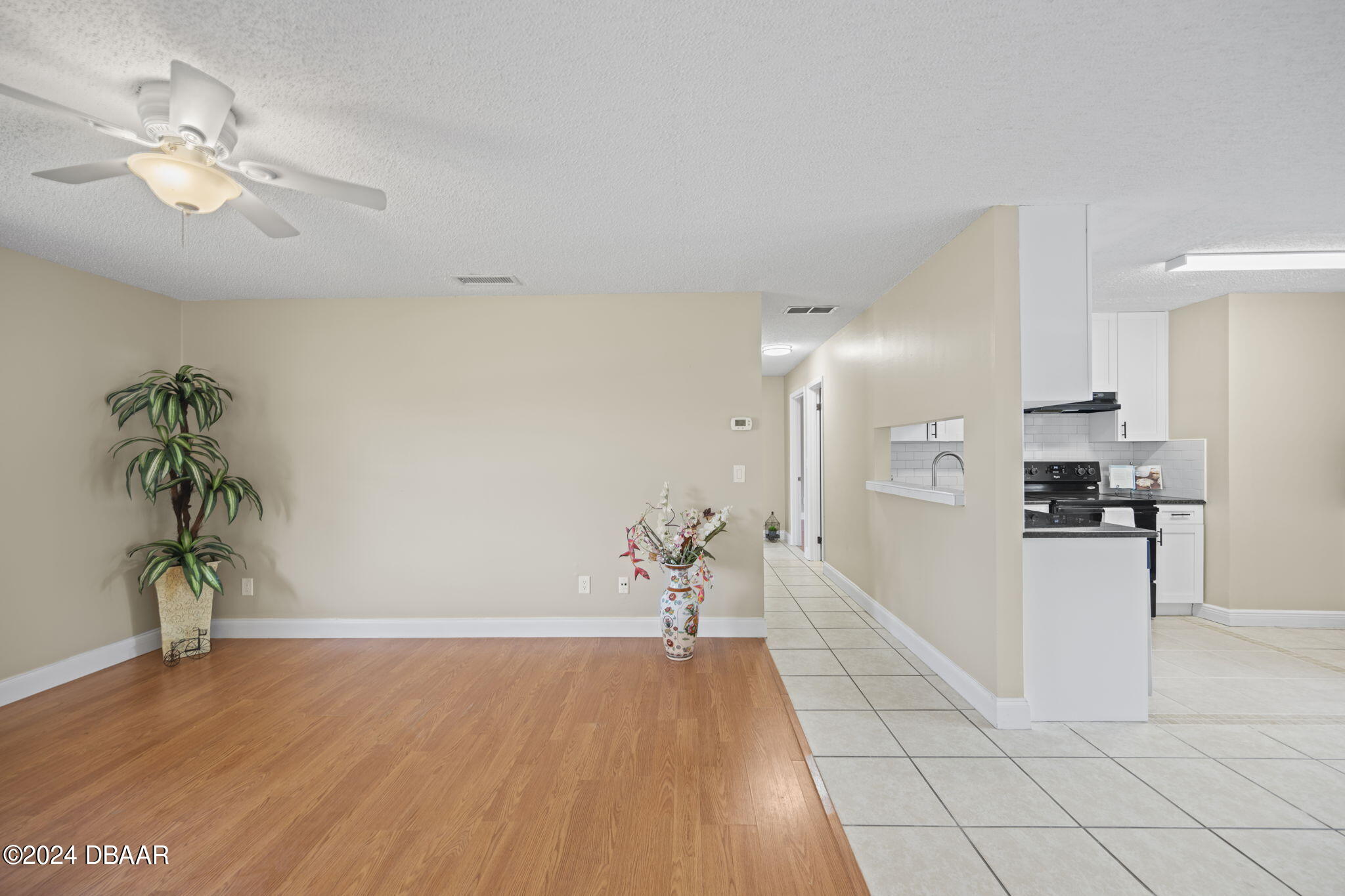 128 Highland Avenue Ormond Beach, FL 32174 - Photo 4 of 28 6-web-or-mls-LNL_3453