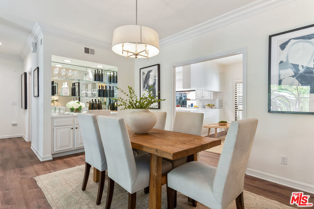 2311 Roscomare Road, Unit 12 Los Angeles, CA 90077 - Photo 15 of 34 Gallery Image 15