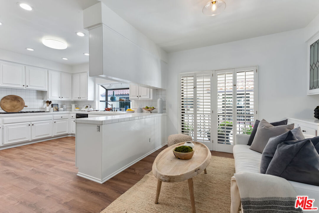 2311 Roscomare Road, Unit 12 Los Angeles, CA 90077 - Photo 16 of 34 Gallery Image 16