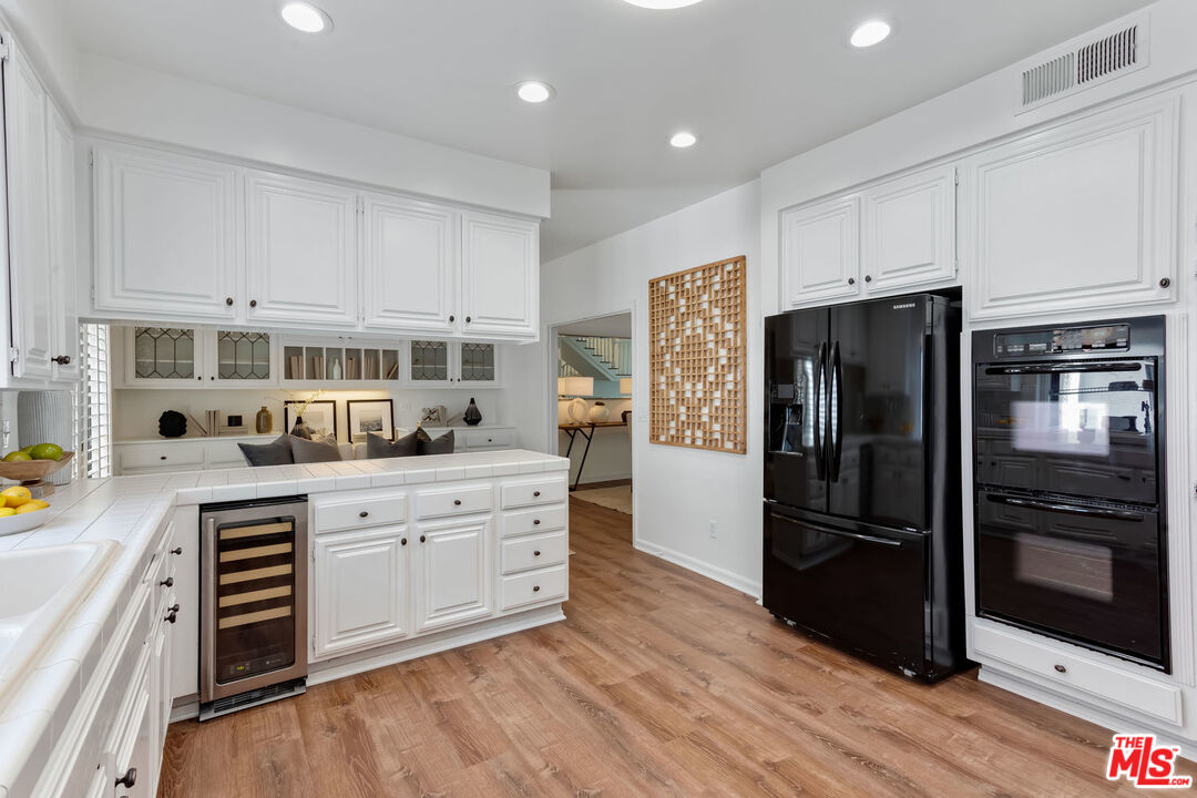2311 Roscomare Road, Unit 12 Los Angeles, CA 90077 - Photo 18 of 34 Gallery Image 18