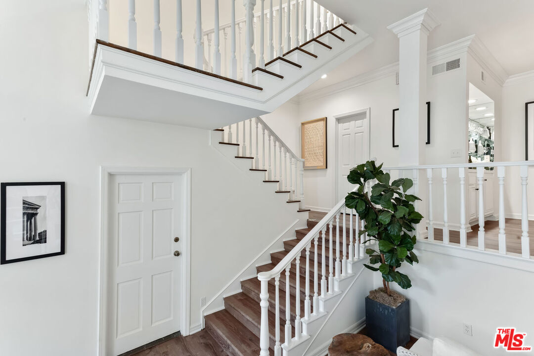 2311 Roscomare Road, Unit 12 Los Angeles, CA 90077 - Photo 20 of 34 Gallery Image 20