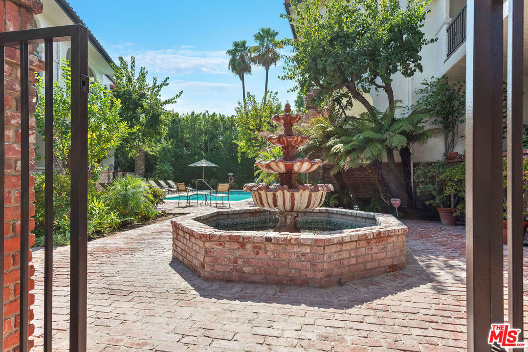 2311 Roscomare Road, Unit 12 Los Angeles, CA 90077 - Photo 3 of 34 Gallery Image 3