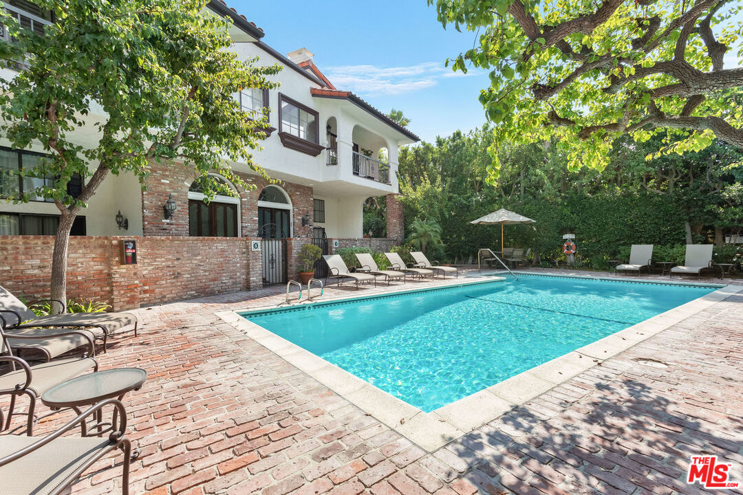 2311 Roscomare Road, Unit 12 Los Angeles, CA 90077 - Photo 5 of 34 Gallery Image 5