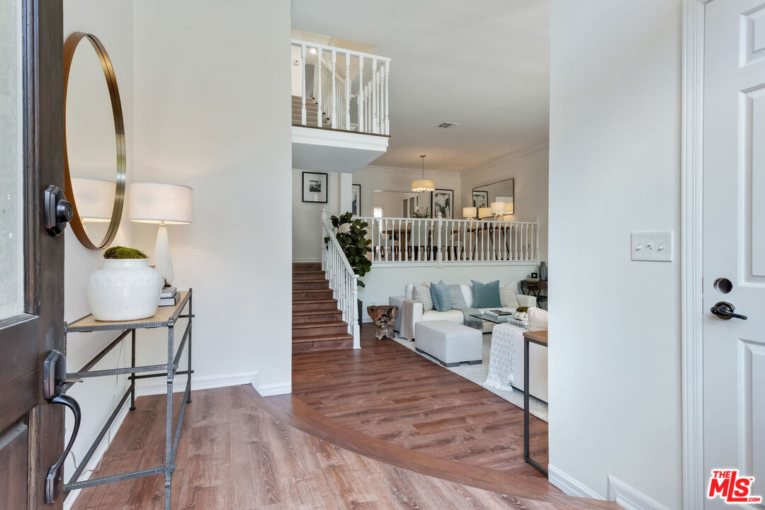 2311 Roscomare Road, Unit 12 Los Angeles, CA 90077 - Photo 8 of 34 Gallery Image 8