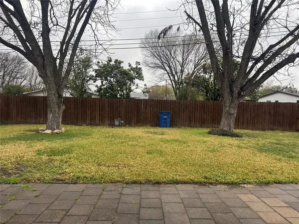 $2,400 | 11447 Coral Hills Drive, Dallas, TX 75229