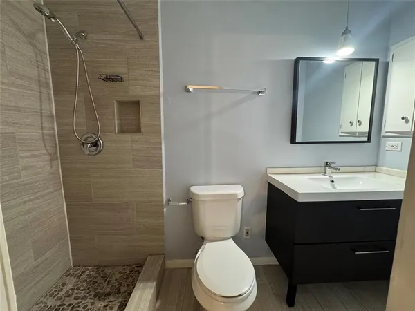 $2,400 | 11447 Coral Hills Drive, Dallas, TX 75229