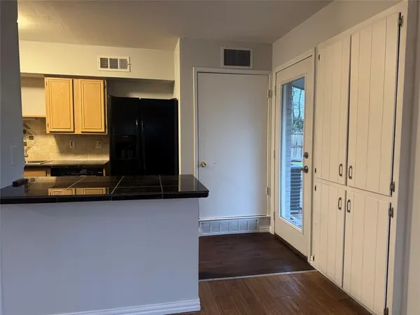 $2,400 | 11447 Coral Hills Drive, Dallas, TX 75229