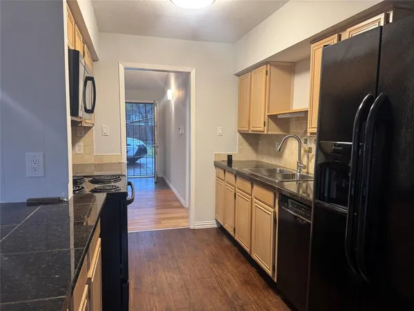 $2,400 | 11447 Coral Hills Drive, Dallas, TX 75229