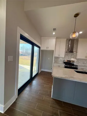 $437,600 | 2713 Stone Briar Drive, Mount Pleasant, TX 75455