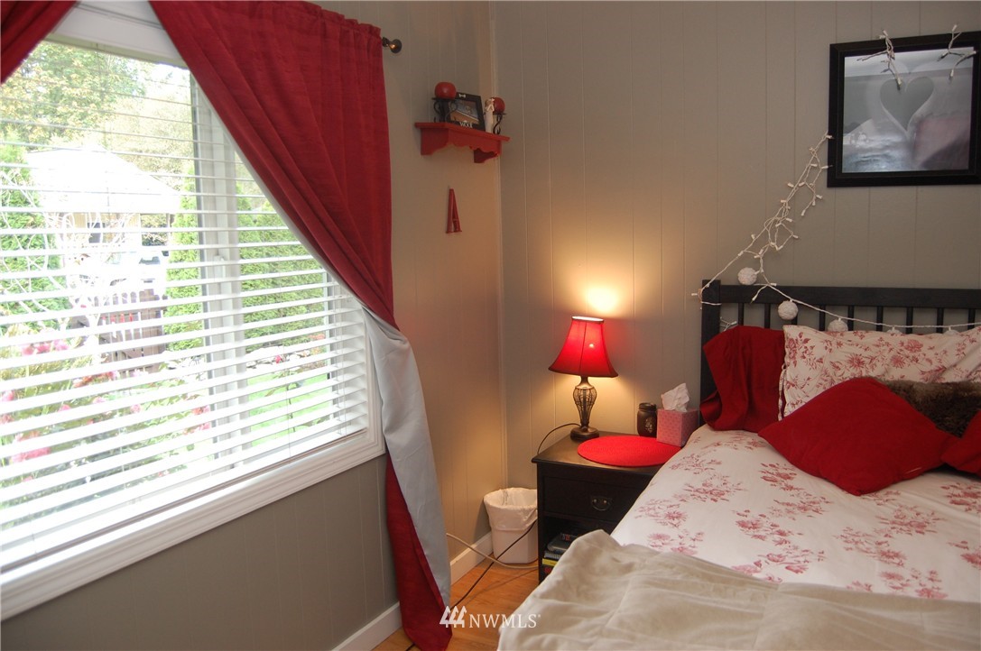 7129 Lower Ridge Road Everett, WA 98203 - Photo 14 of 25