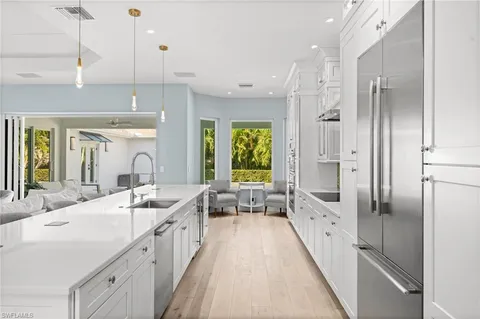 $2,289,000 | 1963 Bethany Place, Naples, FL 34109