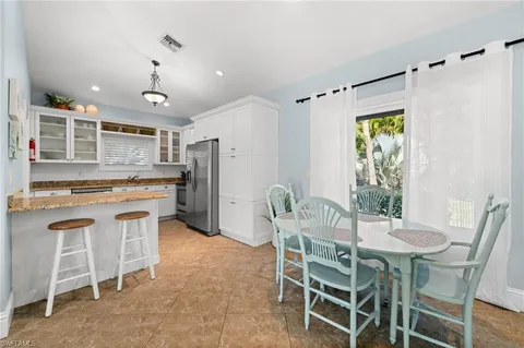 $2,289,000 | 1963 Bethany Place, Naples, FL 34109