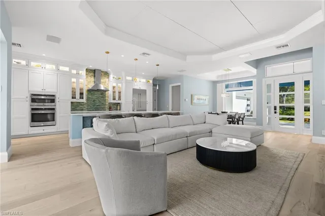 $2,289,000 | 1963 Bethany Place, Naples, FL 34109