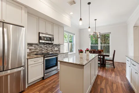 $1,035,000 | 4313 Dorothy Street, Bellaire, TX 77401