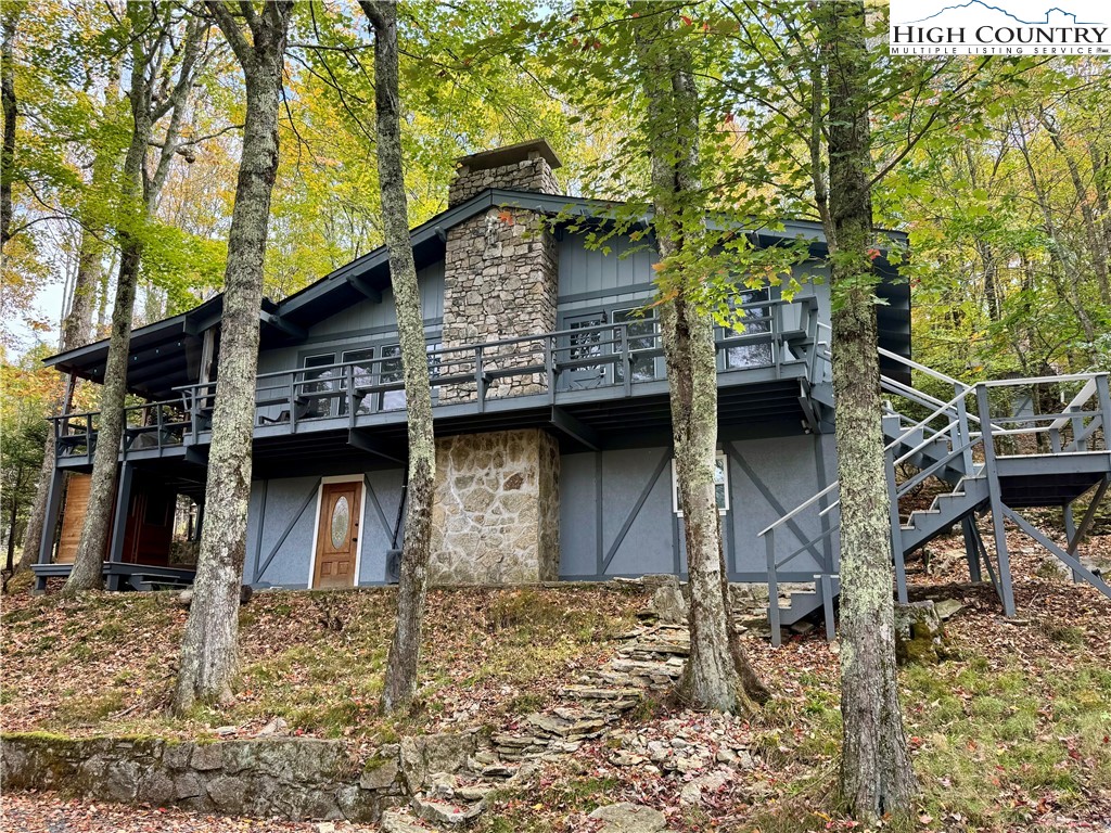 a house view with a outdoor space