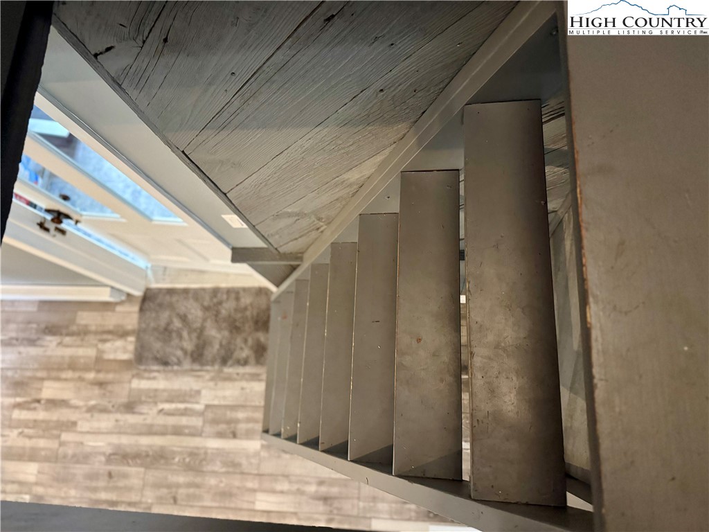 142 Tamarack Road Beech Mountain, NC 28604 - Photo 25 of 36