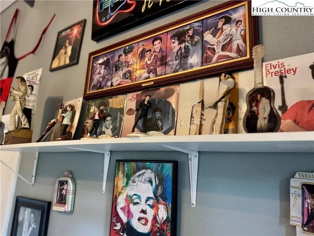 a front view of a bunch