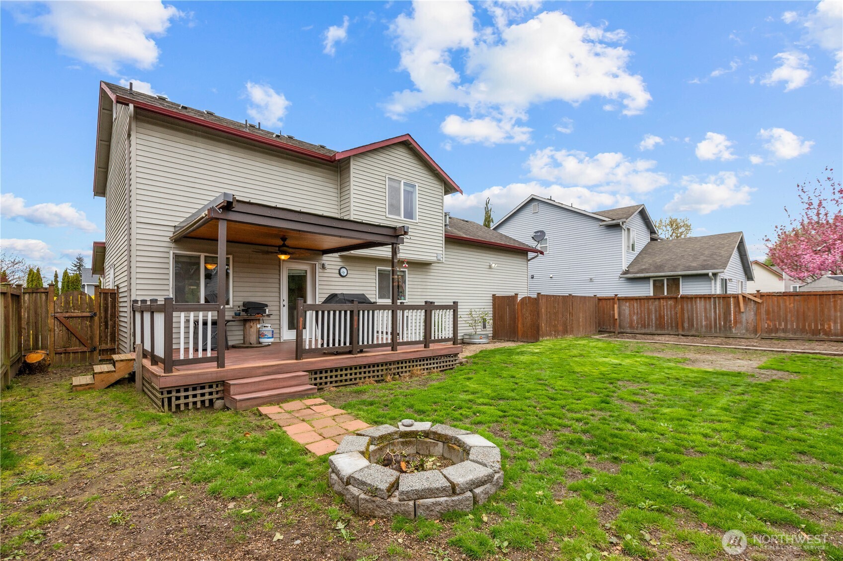 427 Klinger Street Sedro-Woolley, WA 98284 - Photo 14 of 25 a view of a house with backyard and porch