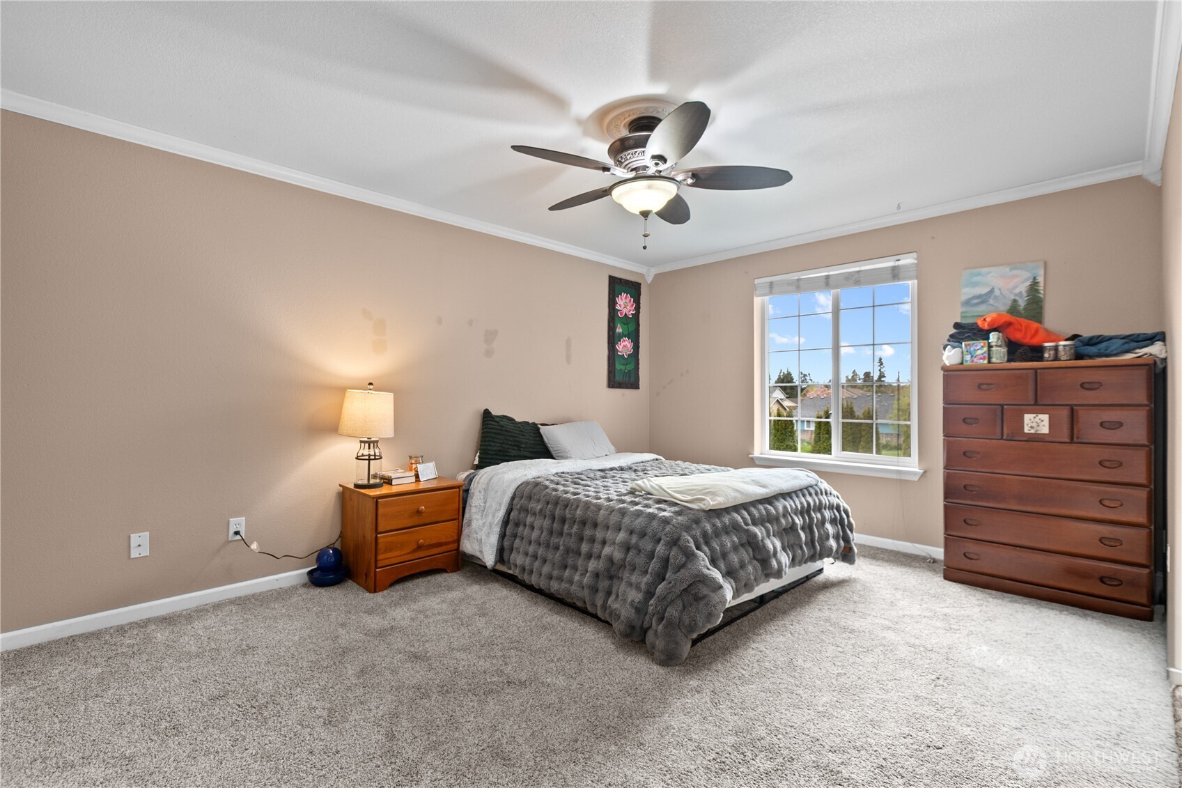 427 Klinger Street Sedro-Woolley, WA 98284 - Photo 16 of 25 a bedroom with a bed and a dresser