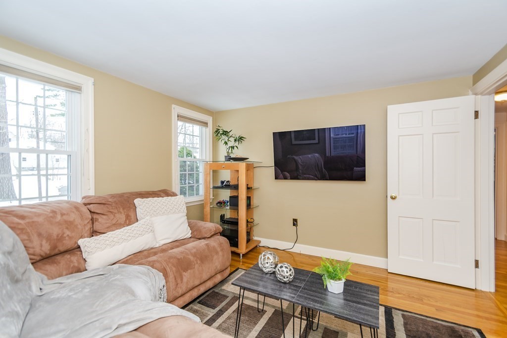 34 Putnam Road Reading, MA 01867 - Photo 13 of 37 Gallery Image 13