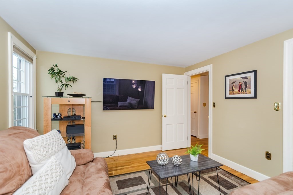 34 Putnam Road Reading, MA 01867 - Photo 14 of 37 Gallery Image 14