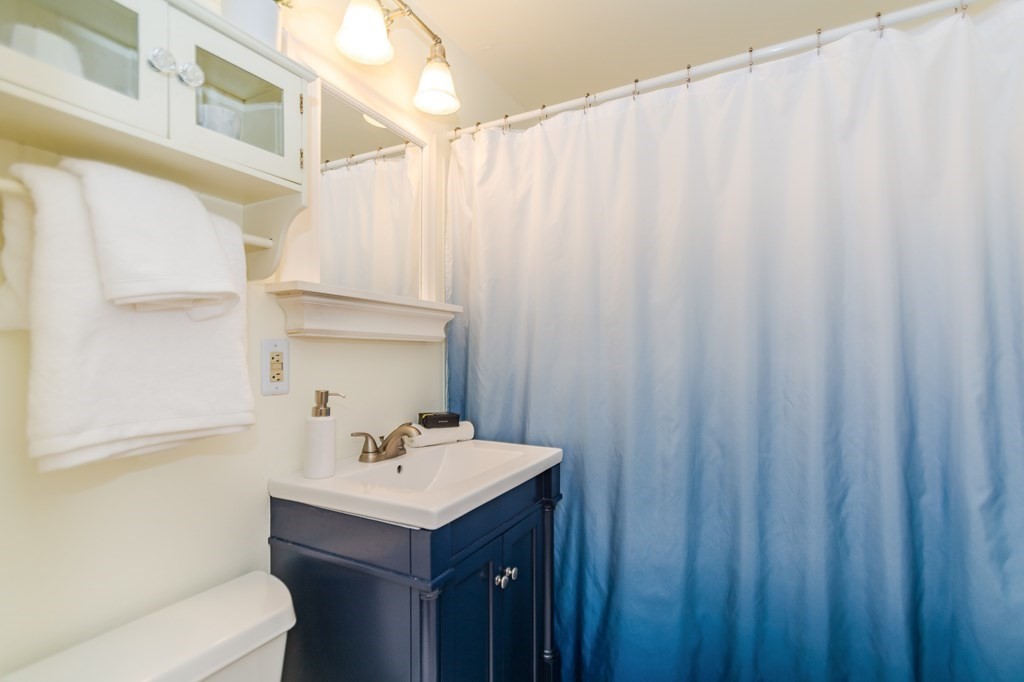 34 Putnam Road Reading, MA 01867 - Photo 17 of 37 Gallery Image 17