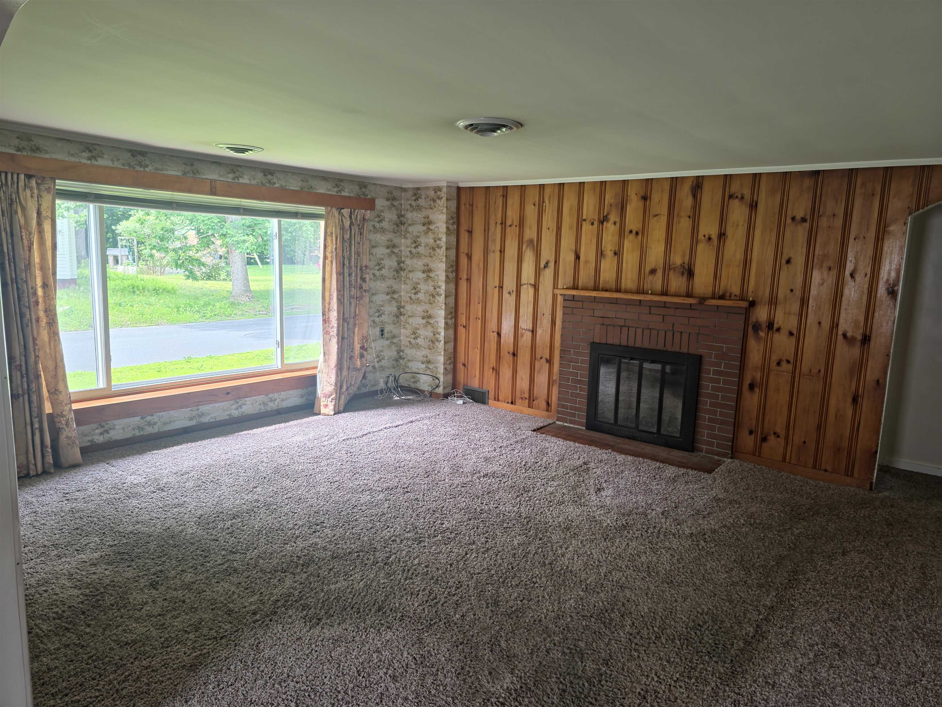 24 Cherry Street Windsor, VT 05089 - Photo 6 of 14