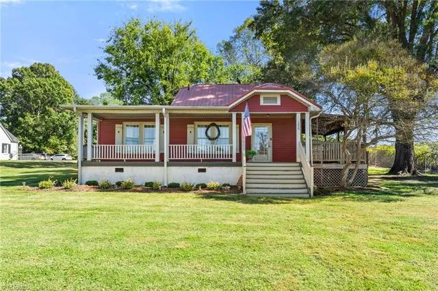 $269,000 | 1058 North Main Street, Walnut Cove, NC 27052