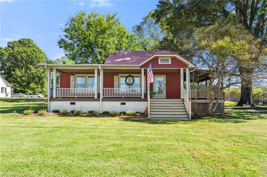 1058 North Main Street Walnut Cove, NC 27052 - Photo 2 of 42