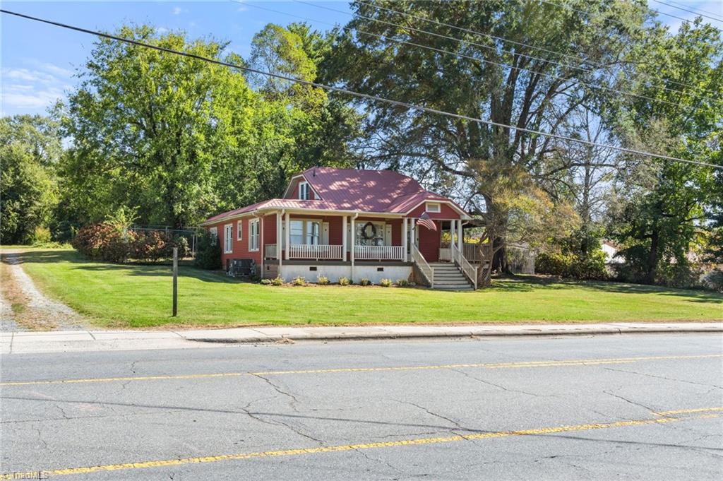 1058 North Main Street Walnut Cove, NC 27052 - Photo 4 of 42