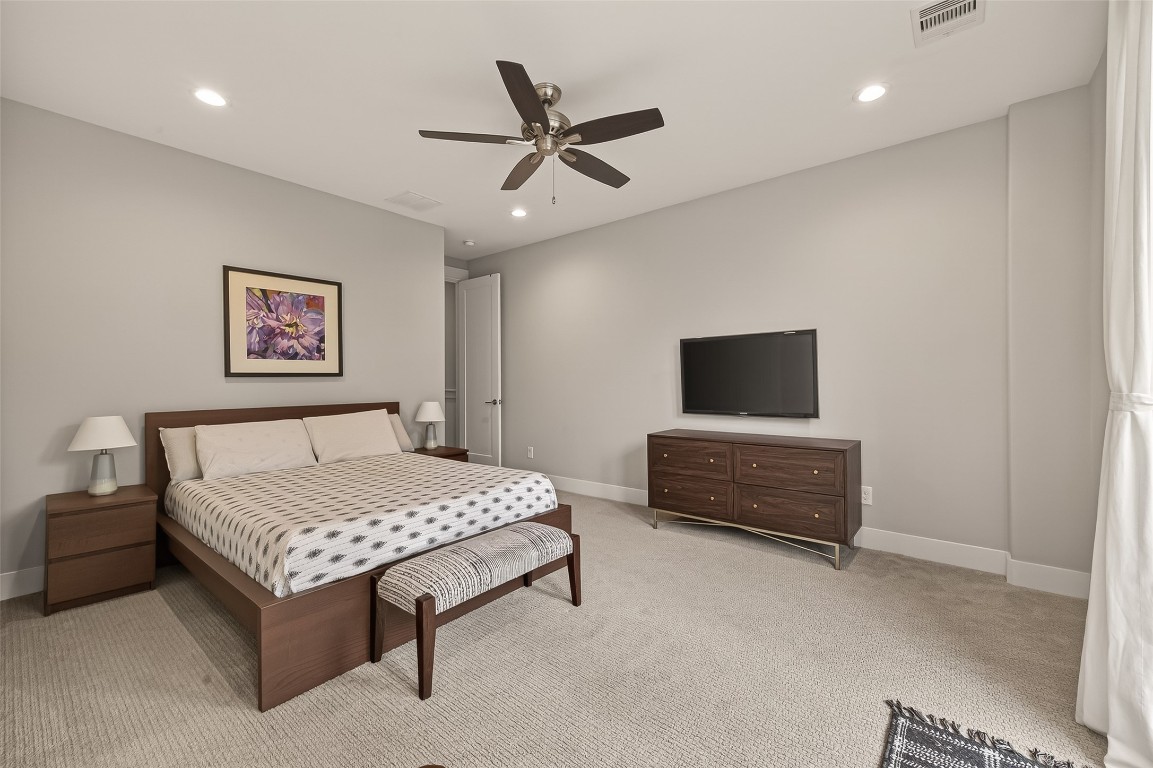 604 West Pierce Street Houston, TX 77019 - Photo 15 of 33 a living room with furniture and a flat screen tv