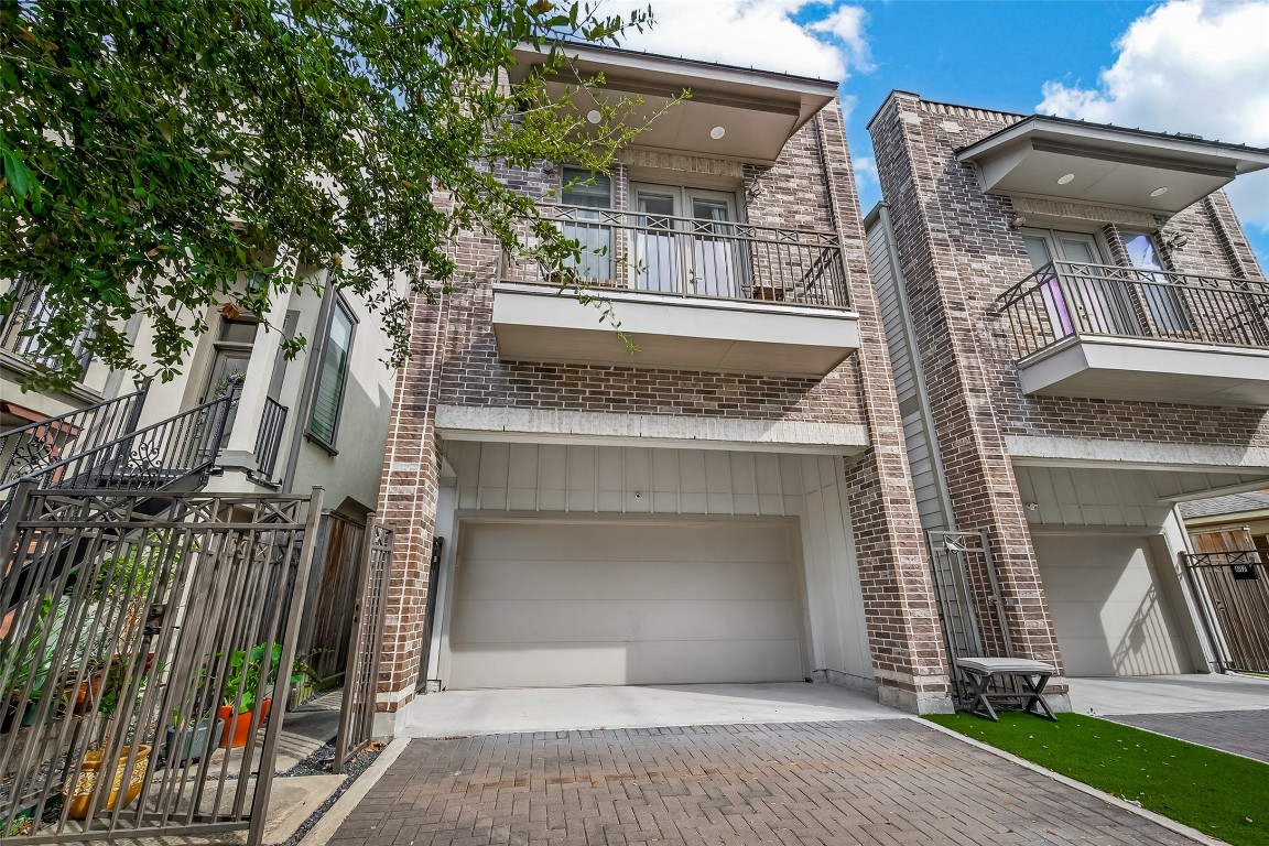 604 West Pierce Street Houston, TX 77019 - Photo 2 of 33