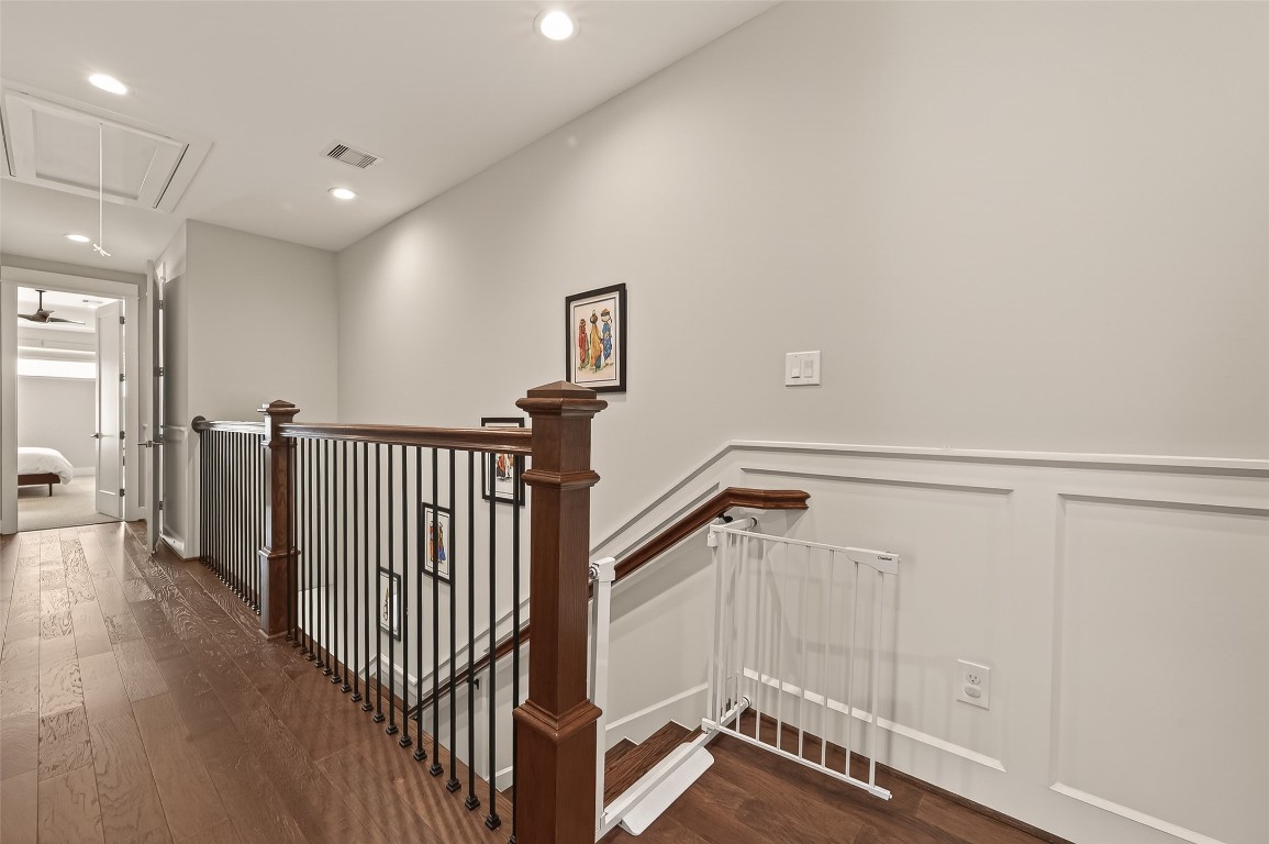 604 West Pierce Street Houston, TX 77019 - Photo 22 of 33 a view of a hallway with entryway