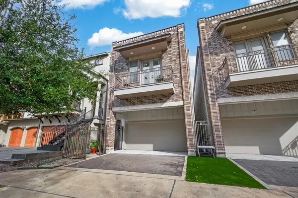 $3,995 | 604 West Pierce Street, Houston, TX 77019