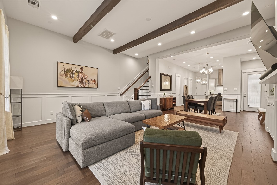 604 West Pierce Street Houston, TX 77019 - Photo 8 of 33 a living room with furniture and wooden floor