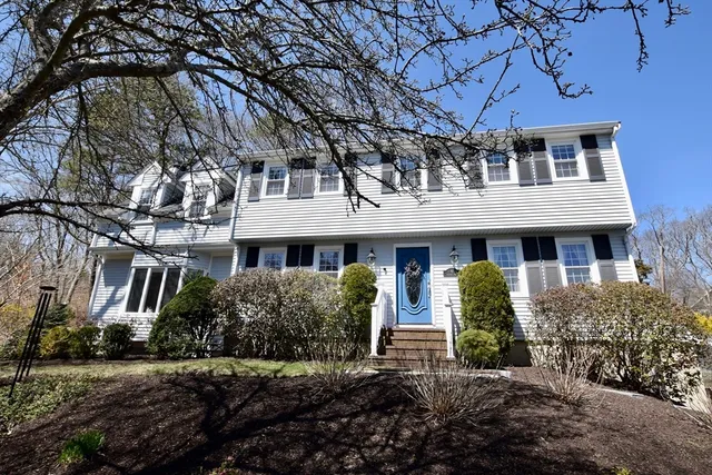 $857,500 | 9 Hill Dale Road, Plymouth, MA 02360