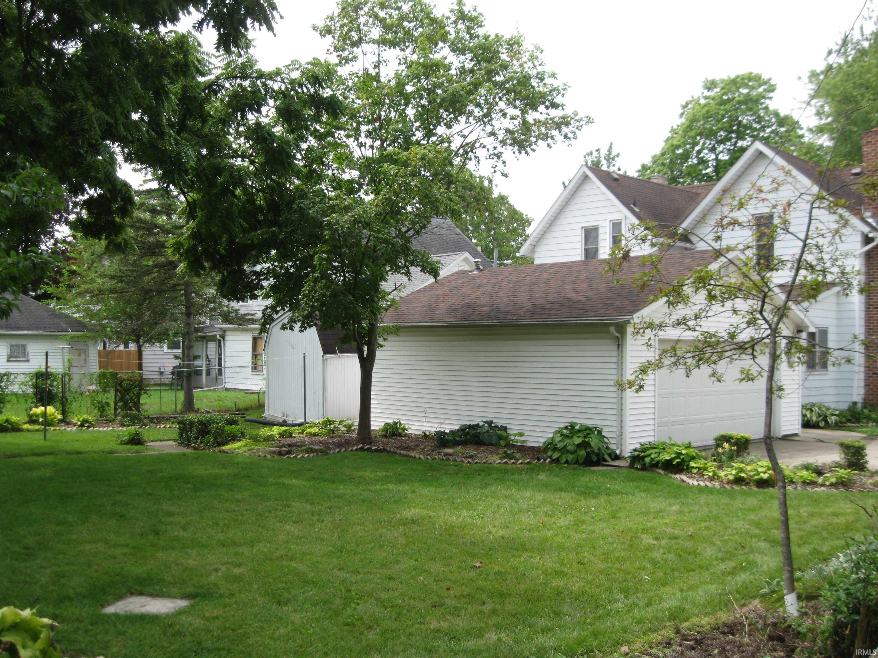 221 South 1st Street Decatur, IN 46733 - Photo 6 of 36