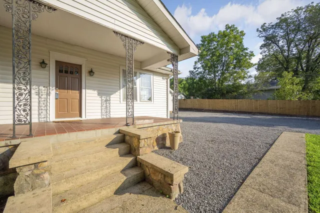 $2,200 | 515 Ely Road, Chattanooga, TN 37415