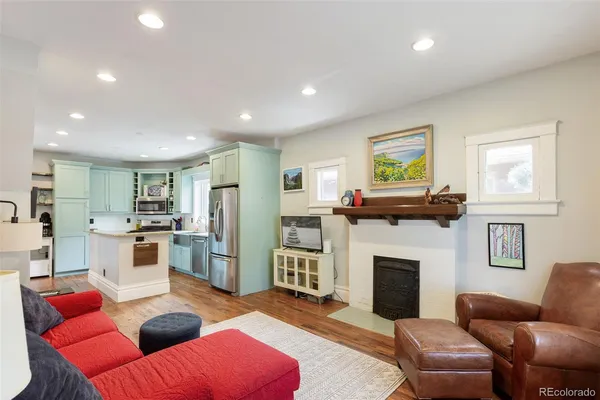 $980,000 | 220 South Emerson Street, Denver, CO 80209